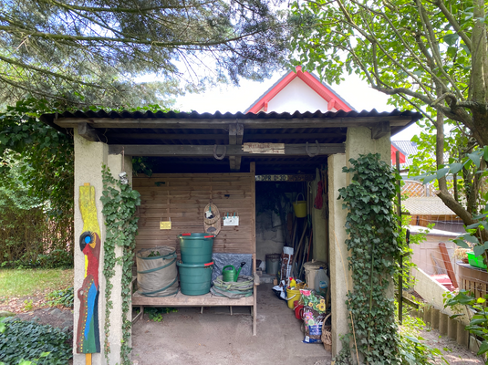 Blick auf das Gartenhaus .png