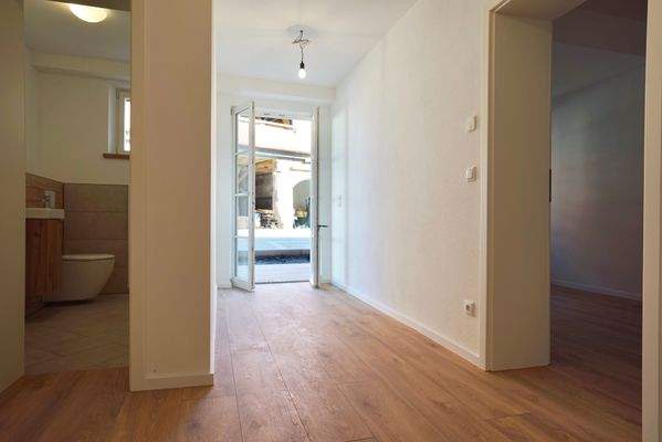 3 Zi. mit Terrasse + EBK + Stellplatz 