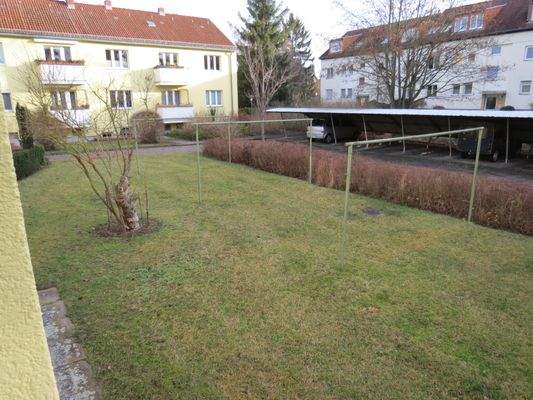 Garten und KFZ-Stellplätze