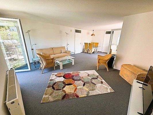 Wohn- und Essbereich.jpg