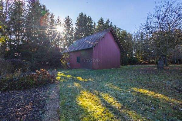 Garten mit ausgebauter Scheune