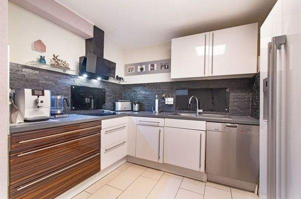 Hochwertige Küche mit moderner Ausstattung