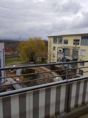 Blick vom Balkon auf Garten