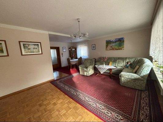 Wohnzimmer mit Essplatz EG