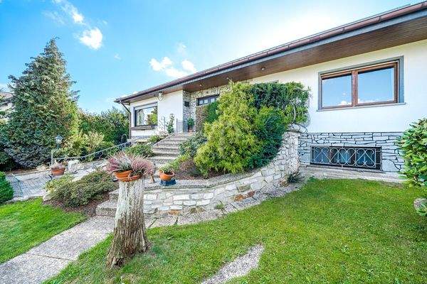 Großzügiger Zugang zum Haus