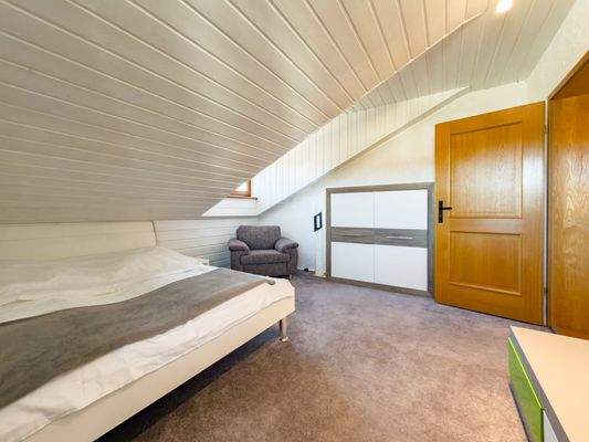Schlafzimmer 2 im OG