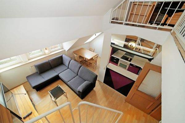 Blick von der Galerie in den Wohnbereich