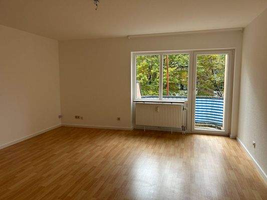 Wohnzimmer mit Zugang zum ...