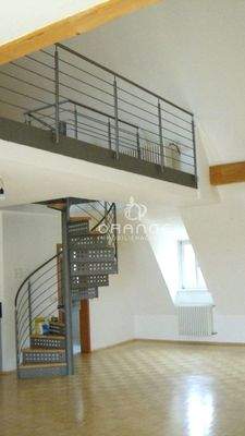 6. Innentreppe zur 2. Eb.