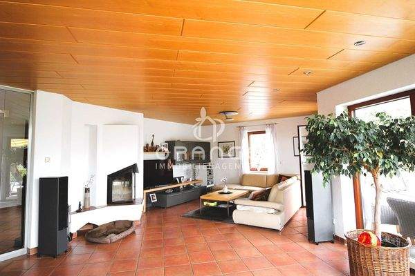  Wohn- und Essbereich