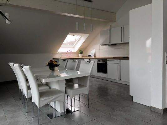 offene Küche mit Esszimmer