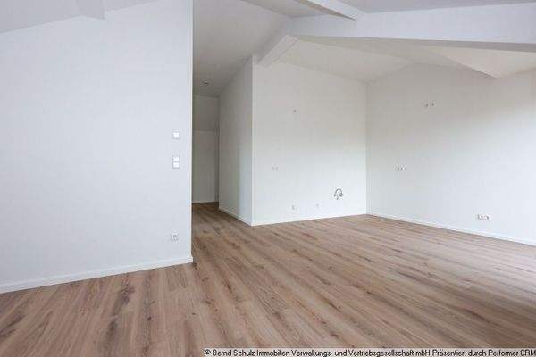 7 Wohnzimmer mit Küche