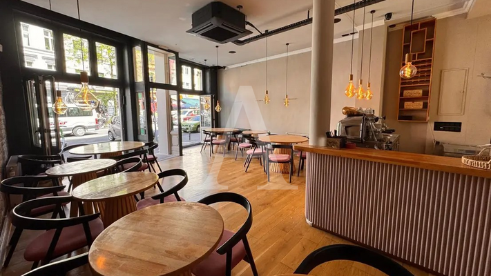 Gastraum mit Bartheke