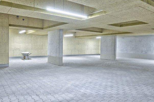 Großzügige Tiefgarage