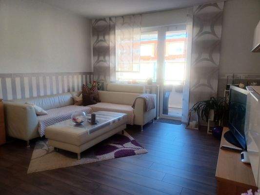 Wohnzimmer Richtung Balkon