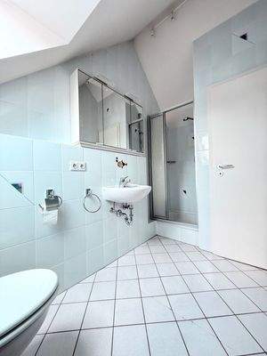 Bad im Dachgeschoss Bild 2