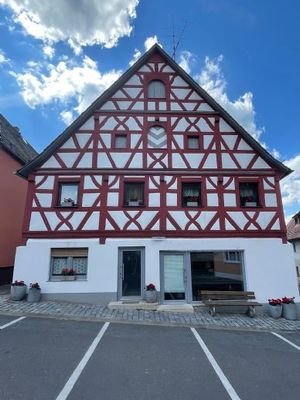 Frontansicht Fachwerkhaus/ Haupthaus