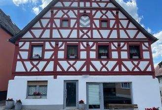 Frontansicht Fachwerkhaus/ Haupthaus