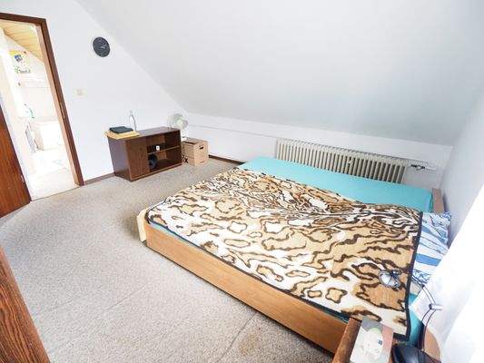 Schlafzimmer DG