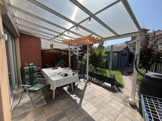 überdachte Terrasse