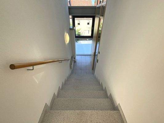 Wohnungseingang über Treppenhaus