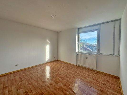 Großzügiges Schlafzimmer, Hell, Gemütlich!