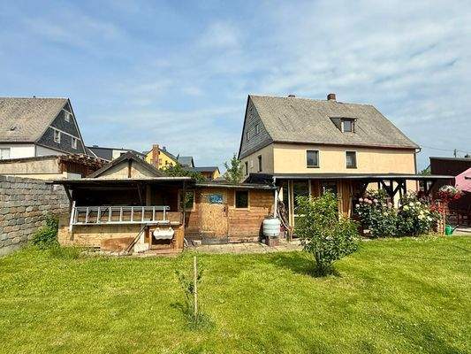 Garten mit Nebengelass