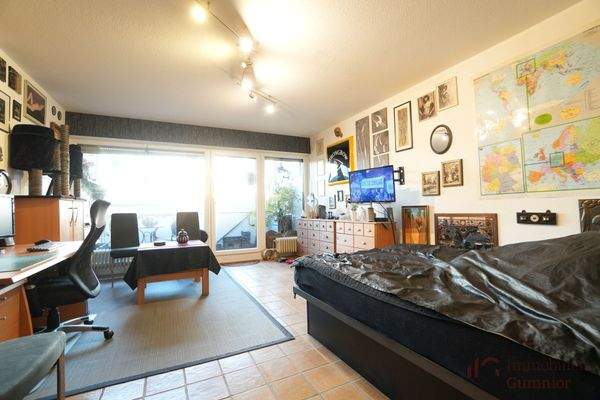 Wohn- und Schlafzimmer