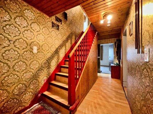 Flur mit Treppenaufgang