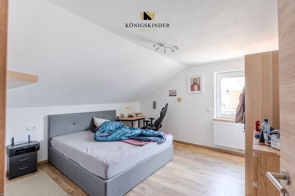 Schlafzimmer 1 DG