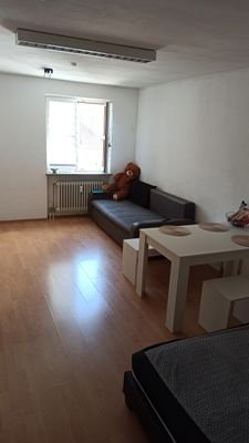 Wohn- und Schlafzimmer