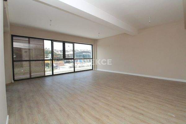 Offices and Shops in an Advantageous Location in Yalova