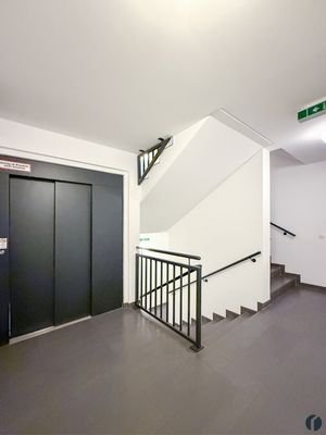im Stiegenhaus