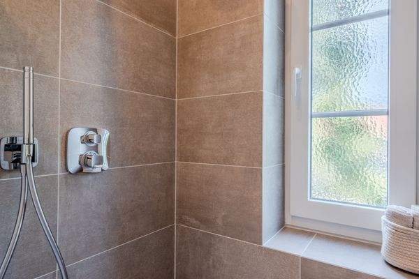 Modern bathroom with showe Berlin apartment for rent #65-19.jpg