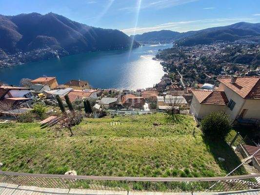 Blick vom Balkon Eingang