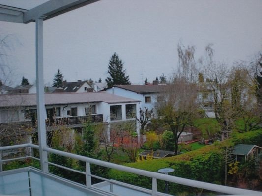 Blick ins Grüne vom Süd-Balkon