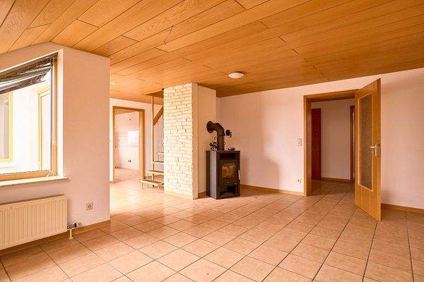 Blick in den Wohnbereich im Dachgeschoss