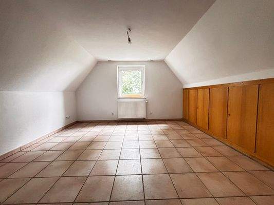 12 - Zimmer im Dachgeschoss II.JPEG