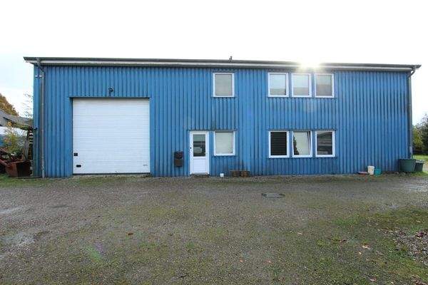 Lager- und Wohngebäude