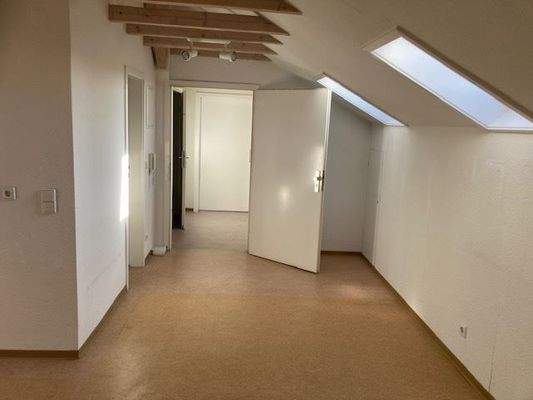 Eingang re. Seite und Haupteingang