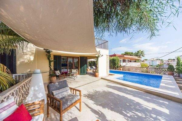 Loungebereich im Schatten