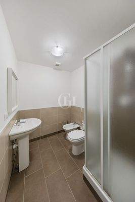 Badezimmer im Untergeschoss