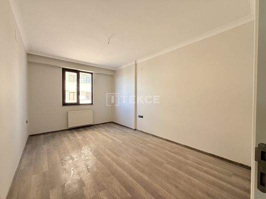 Middle-Floor Apartment in a Complex with Pool and Gym in Trabzon