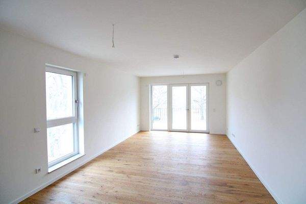 Geräumiges Wohnzimmer