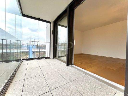 Balkon mit Vollverglasung