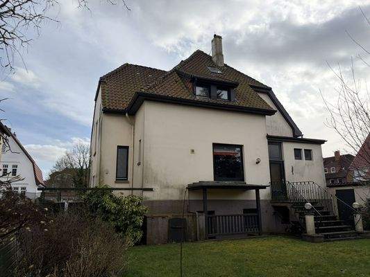 Blick zum Haus vom Garten aus (4)