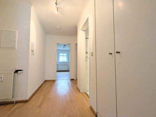 Flur mir Einbauschrank.