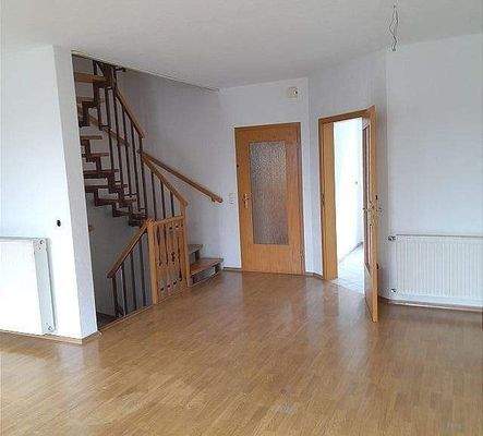 WZ mit Blick zur Küche .jpg