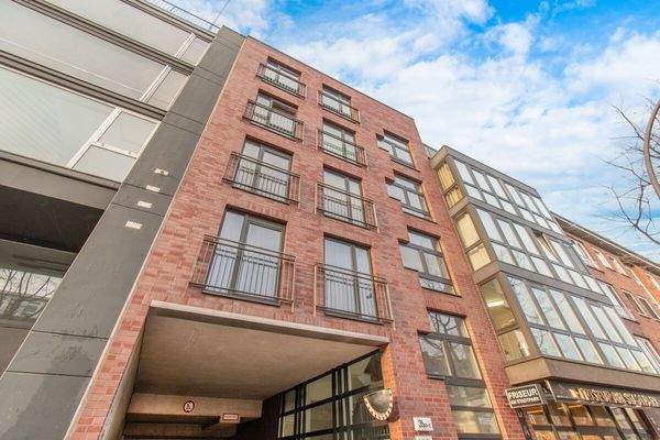 Gepflegtes Mehrfamilienhaus mit Zufahrt zum Hof