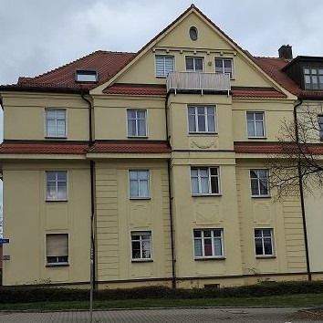 Straßenansicht Gebäude.jpg